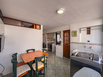 VENDO LINDO Y ACOGEDOR DEPARTAMENTO EN EL CORAZÓN DE MIRAFLORES CON VISTA EXTERIOR