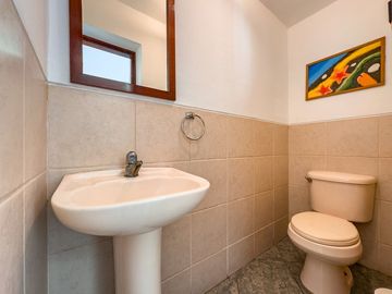 VENDO LINDO Y ACOGEDOR DEPARTAMENTO EN EL CORAZÓN DE MIRAFLORES CON VISTA EXTERIOR