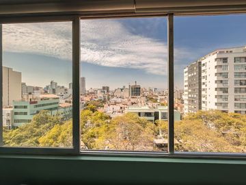 VENDO LINDO Y ACOGEDOR DEPARTAMENTO EN EL CORAZÓN DE MIRAFLORES CON VISTA EXTERIOR