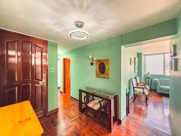 VENDO LINDO Y ACOGEDOR DEPARTAMENTO EN EL CORAZÓN DE MIRAFLORES CON VISTA EXTERIOR