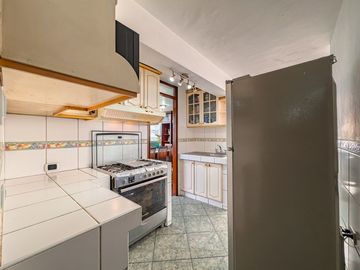 VENDO LINDO Y ACOGEDOR DEPARTAMENTO EN EL CORAZÓN DE MIRAFLORES CON VISTA EXTERIOR
