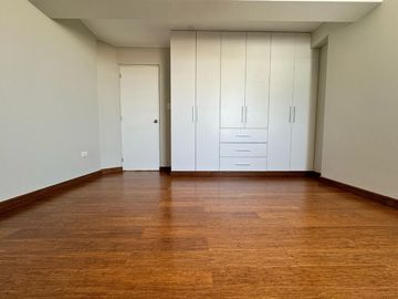 Venta de Departamento Estreno en Surquillo Barrio Médico Límite con Miraflores