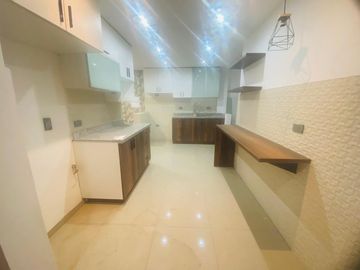 ¡VENDO DEPARTAMENTO DE REESTRENO TOTAL EN BARRIO MÉDICO – 1er PISO!