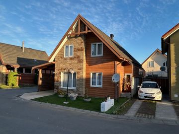 VENDE HERMOSA Y ACOGEDORA CASA 3D,3B,3E BRISA DEL SOL TALCAHUANO