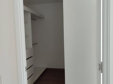 Impecable departamento en venta en Linsidro con opción de cochera + deposito