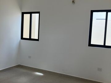 CASA DE UNA PLANTA EN PRIVADA EN CHOLUL CON PANELES SOLARES