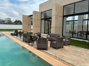 CASA DE UNA PLANTA EN PRIVADA EN CHOLUL CON PANELES SOLARES