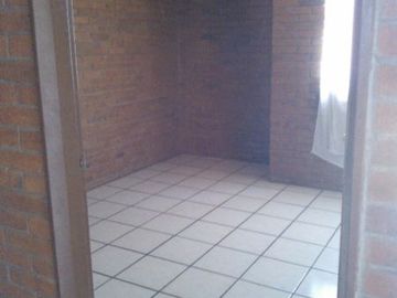 VENDO BONITA CASA FRACC VILLAS DE SAN JUAN $970,000.00 TERRENO DE 8 METROS X 17 METROS