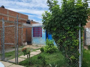 VENDO BONITA CASA FRACC VILLAS DE SAN JUAN $970,000.00 TERRENO DE 8 METROS X 17 METROS