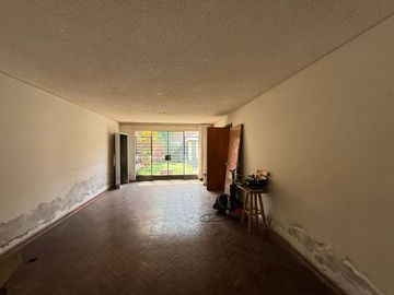 VENDO  CASA EN ESQUINA DE 220M2  EN CHORRILLOS - URB. LOS LAURELES