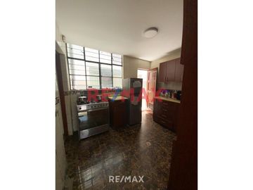 EN VENTA DE CASA CERCA DE COLEGIO BONIFAZ EN EL RIMAC
