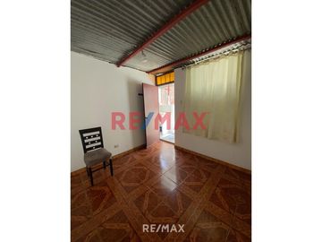 EN VENTA DE CASA CERCA DE COLEGIO BONIFAZ EN EL RIMAC