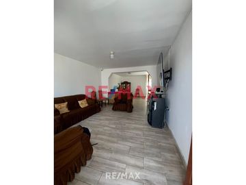 EN VENTA DE CASA CERCA DE COLEGIO BONIFAZ EN EL RIMAC