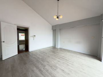 CASA COMERCIAL EN VENTA SECTOR EL BATÁN
