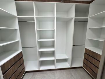 Departamento de Venta 3 Cuartos Tumbaco Tola Grande
