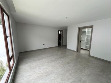 Departamento de Venta 3 Cuartos Tumbaco Tola Grande