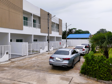 Great Promotion, Tons of Freebies! Brand-New Minimal Style Townhome for Sale – Ar-Lek Home Project, Nong Pak Long