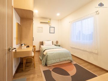 Great Promotion, Tons of Freebies! Brand-New Minimal Style Townhome for Sale – Ar-Lek Home Project, Nong Pak Long