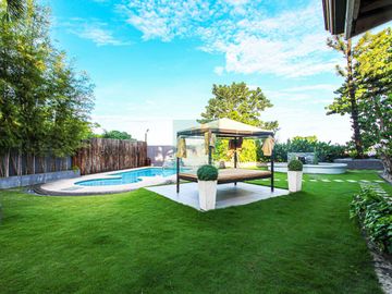 Spacious 3 Bedrooms House with Pool and Big Garden