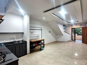Dijual Murah Rumah Siap visit di Emerald Bintaro 15886-FM 0811189----