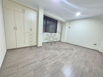 VENTA DE DEPARTAMENTO EN SEGUNDO PISO DE ESTRENO CERCA DE LA UNIVERSIDAD SIPÁN