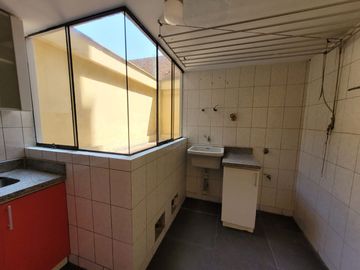 VENDO DEPARTAMENTO EN LA PERLA – CALLAO –  AV- SANTA  ROSA CUADRA 3 –