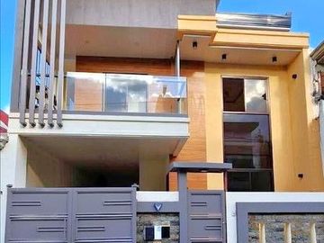 2 Storey 4 Bedroom Townhouse with 2 Car Garage For Sale at Greenwoods Executive Village Pasig