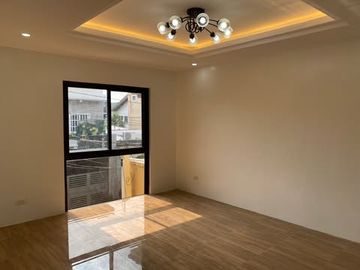 2 Storey 4 Bedroom Townhouse with 2 Car Garage For Sale at Greenwoods Executive Village Pasig
