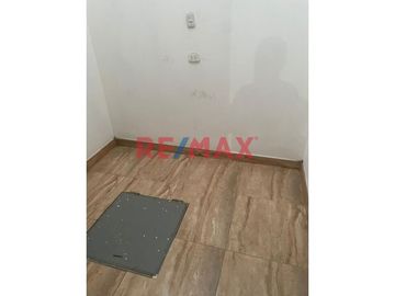 Vendo Casa De 3 Pisos De Estreno En Talarita - Castilla.ID: 1139507