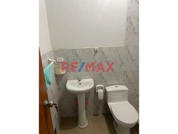 Vendo Casa De 3 Pisos De Estreno En Talarita - Castilla.ID: 1139507