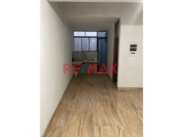Vendo Casa De 3 Pisos De Estreno En Talarita - Castilla.ID: 1139507