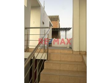 Vendo Casa De 3 Pisos De Estreno En Talarita - Castilla.ID: 1139507