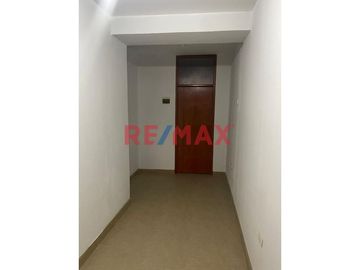 Vendo Casa De 3 Pisos De Estreno En Talarita - Castilla.ID: 1139507