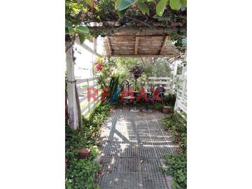 ¡Vive En Una Casa Espaciosa De 3 Pisos Con Amplios Espacios Y Elegantes Acabados! 🏡✨