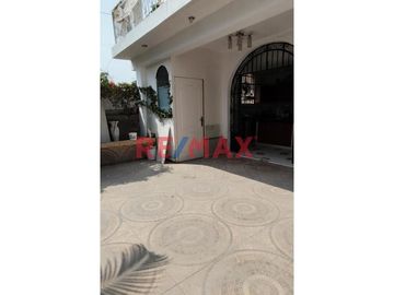 ¡Vive En Una Casa Espaciosa De 3 Pisos Con Amplios Espacios Y Elegantes Acabados! 🏡✨