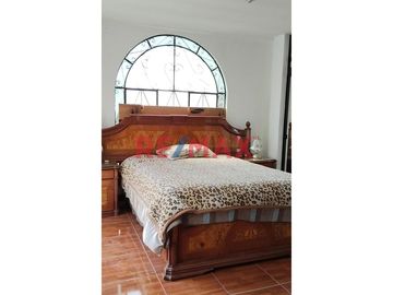 ¡Vive En Una Casa Espaciosa De 3 Pisos Con Amplios Espacios Y Elegantes Acabados! 🏡✨