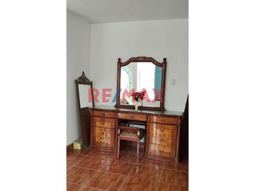 ¡Vive En Una Casa Espaciosa De 3 Pisos Con Amplios Espacios Y Elegantes Acabados! 🏡✨