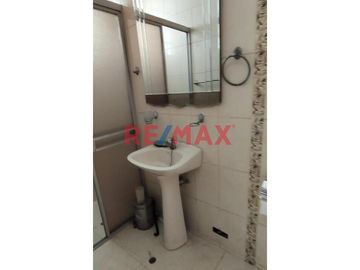 ¡Vive En Una Casa Espaciosa De 3 Pisos Con Amplios Espacios Y Elegantes Acabados! 🏡✨