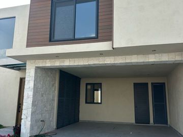 Casa en venta en Valle de Fontana Saltillo Coahuila