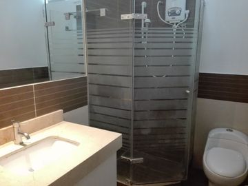 VENDO DEPARTAMENTO 69 MTS2 CON COCHERA Y DEPOSITO EN MIRAFLORES