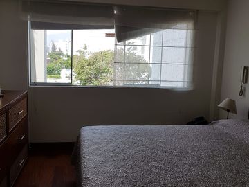 ALQUILO HERMOSO DUPLEX AMOBLADO - FRENTE A PARQUE EN CHACARILLA DEL ESTANQUE - LA FLORESTA  -  SURCO