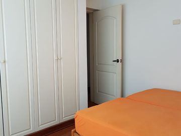 ALQUILO HERMOSO DUPLEX AMOBLADO - FRENTE A PARQUE EN CHACARILLA DEL ESTANQUE - LA FLORESTA  -  SURCO