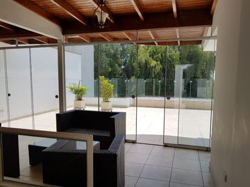 ALQUILO HERMOSO DUPLEX AMOBLADO - FRENTE A PARQUE EN CHACARILLA DEL ESTANQUE - LA FLORESTA  -  SURCO