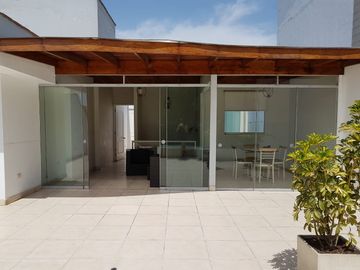 ALQUILO HERMOSO DUPLEX AMOBLADO - FRENTE A PARQUE EN CHACARILLA DEL ESTANQUE - LA FLORESTA  -  SURCO
