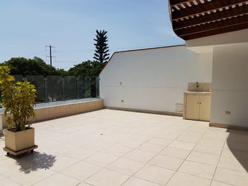 ALQUILO HERMOSO DUPLEX AMOBLADO - FRENTE A PARQUE EN CHACARILLA DEL ESTANQUE - LA FLORESTA  -  SURCO