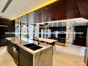 Casa en venta recámara en planta baja Fracc. Bosques de San Francisco. $23,800,000.