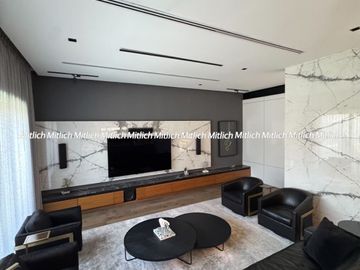 Casa en venta recámara en planta baja Fracc. Bosques de San Francisco. $23,800,000.