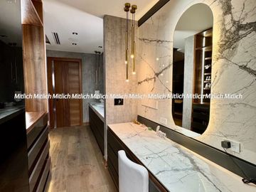 Casa en venta recámara en planta baja Fracc. Bosques de San Francisco. $23,800,000.