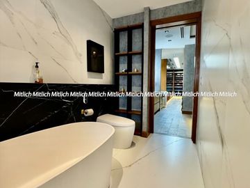 Casa en venta recámara en planta baja Fracc. Bosques de San Francisco. $23,800,000.
