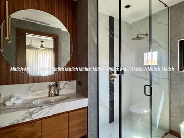 Casa en venta recámara en planta baja Fracc. Bosques de San Francisco. $23,800,000.